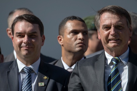 El hijo mayor de Jair Bolsonaro, imputado por corrupción