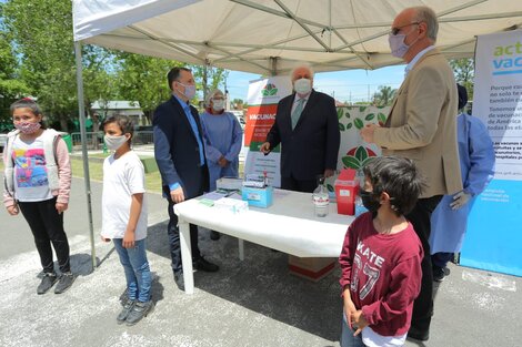 Ginés lanzó la campaña de vacunación nacional para niños