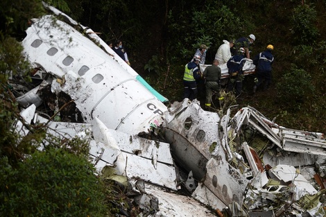 En 2016 un accidente de aviación conmociona al mundo. Muere casi la totalidad del plantel de Chapecoense, el equipo brasileño que se disponía a jugar la final de la Copa Sudamericana con Atlético Nacional de Medellín.