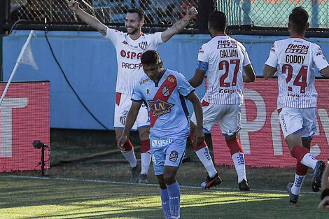 Copa de la Liga Profesional: Unión es escolta de Atlético Tucumán