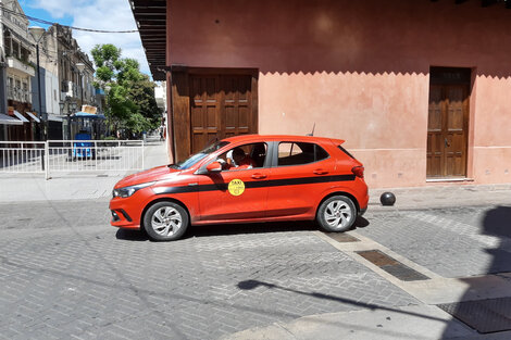 Taxistas tendrán que esperar por el sistema de paradas libres