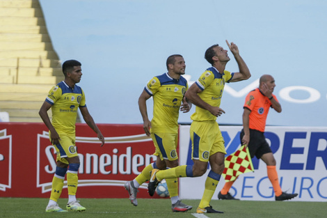 Central venció a Godoy Cruz y todavía sigue con chances