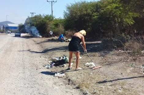 Cansados de la basura, vecinos organizaron la limpieza de La Pedrera