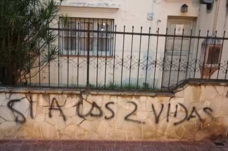 Antiderechos vandalizaron la casa de una referenta feminista