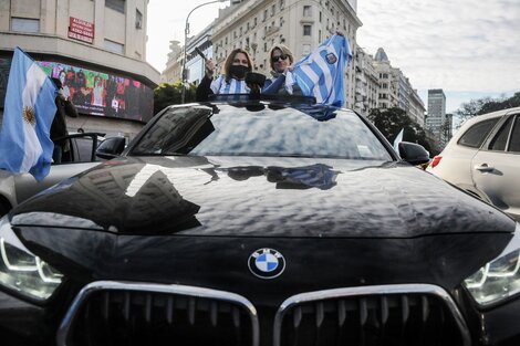 Las fotos del "banderazo" anticuarentena