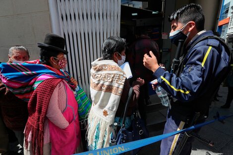 El gobierno de Bolivia empezó a pagar el "Bono contra el Hambre"