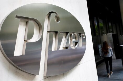 Pfizer recortó las dosis de vacunas contra el coronavirus que fabricará en 2020.