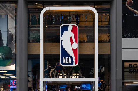 Los equipos de la NBA recibirán ayuda económica por la pandemia.