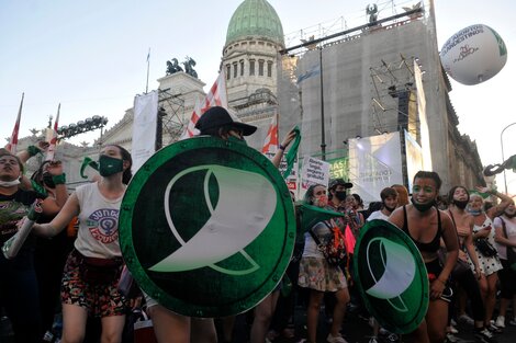 Aborto: cómo se "aguanta" afuera el debate en el Congreso