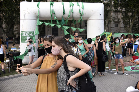 La vigilia empezó el jueves a la mañana y terminó tras la media sanción en Diputados (Fuente: Andres Macera)