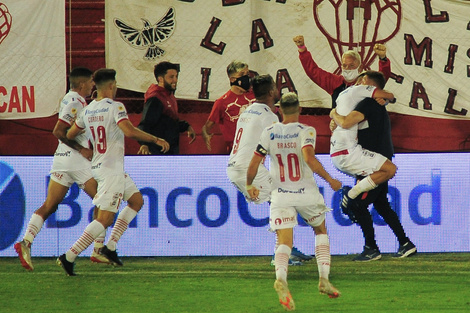 Huracán le dio vuelta un partidazo a Independiente y lo dejó sin invicto