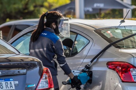 El impuesto a los combustibles dispone un ajuste que se realiza de manera trimestral. 