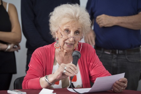 Estela de Carlotto participó de la conferencia de manera remota. 