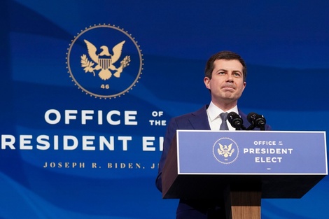 Joe Biden postuló a Pete Buttigieg como secretario de Transporte