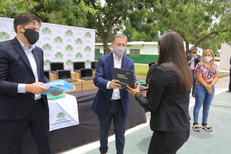 Vamos a acelerar la marcha con la distribución de quinientas mil computadoras en el primer semestre del 2021, aseguró el ministro de Educación, Nicolás Trotta,