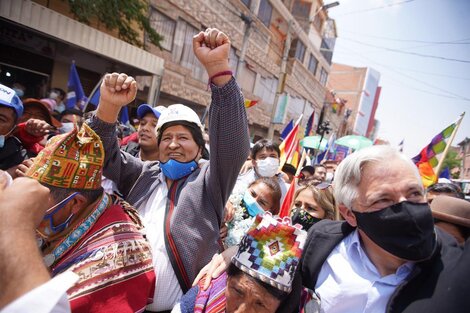 Evo Morales regresó a Bolivia honrado por su pueblo