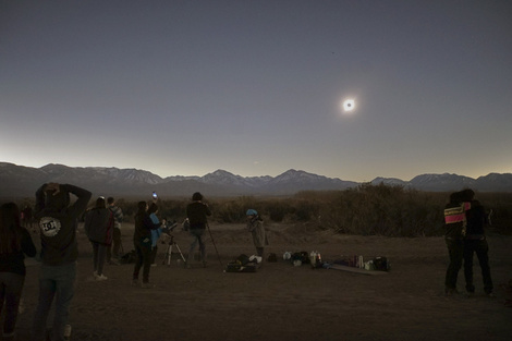 Calendario astronómico de 2021: eclipses, superlunas y lluvias de estrellas para ver a lo largo del año