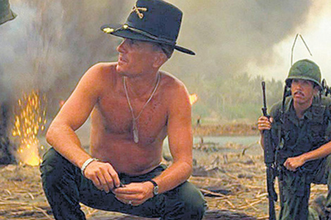 El actor Robert Duvall, nacido el 5 de enero de 1931, en una escena de Apocalipsis Now.