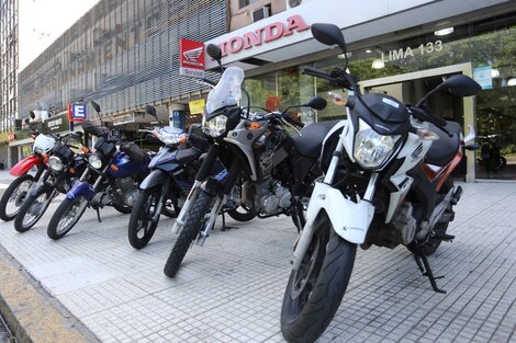 Las motos salen a pista