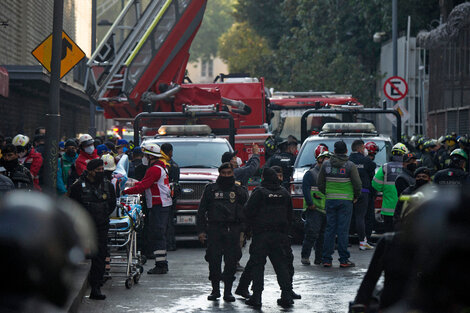 Un muerto y 30 intoxicados por un incendio en el subte de Ciudad de México