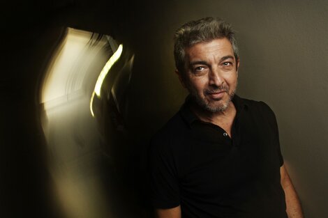 En 1957 nace Ricardo Darín, uno de los actores más populares de la Argentina. Comenzó a actuar de pequeño, destacó en telenovelas y en teatro antes de pegar el salto definitivo al cine.