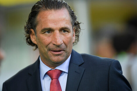 Juan Antonio Pizzi es el nuevo técnico de Racing