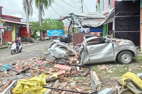 Fuerte sismo en Indonesia