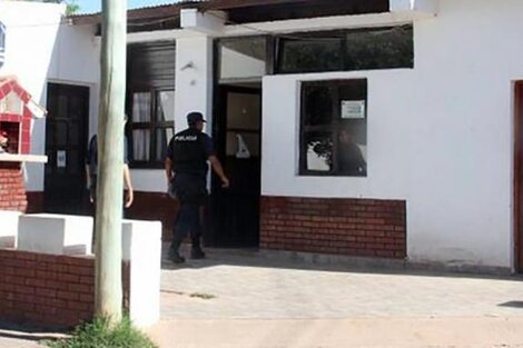 Mandan a juicio a un comisario y otros 4 policías, por vejámenes 