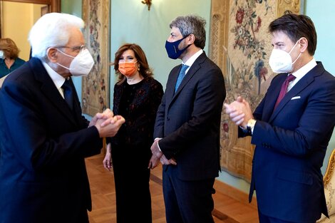 El presidente italiano Sergio Mattarella empezó consultas con los partidos sobre la crisis de gobierno