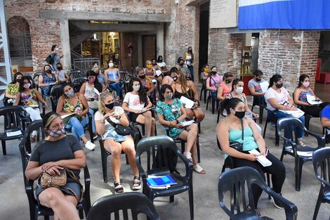 Capacitan mujeres en construcción