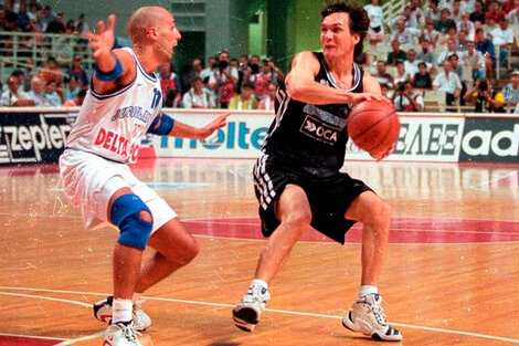 Marcelo Milanesio ante Djordjevic durante el Mundial de Grecia 1998.