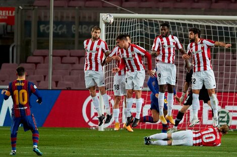 A la polémica, ni cabida: Messi y un golazo de tiro libre en una jornada caliente