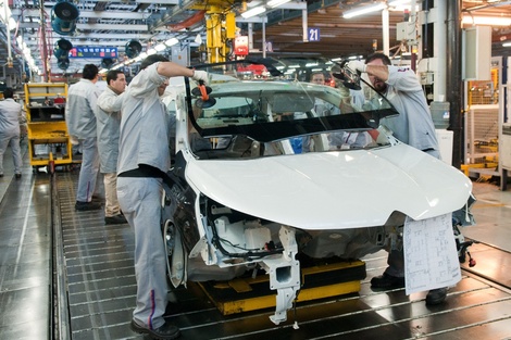 Las terminales automotrices tuvieron una producción de casi 25 mil unidades