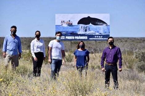 Puerto Pirámides: la inauguración de un cartel provocó críticas en las redes sociales