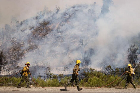 Los incendios en El Bolsón no están controlados y hay temor de que el calor empeore la situación.