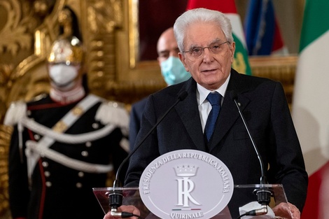 Mattarella propone un gobierno de "técnicos"