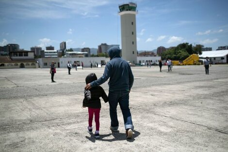 La niña escribió distintas cartas a congresistas del país gobernado por Joe Biden, a quienes les pidió ser liberada junto con su madre.