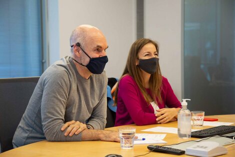 Horacio Rodríguez Larreta, jefe del gobierno porteño, junto a su ministra de Educación, Soledad Acuña.