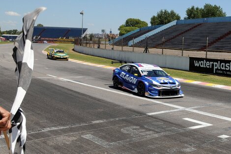 Súper TC2000: Canapino se impuso en Buenos Aires  