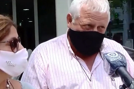 El padre de Lara ayer en el Sanatorio de la Mujer. (Fuente: Imagen de TV)