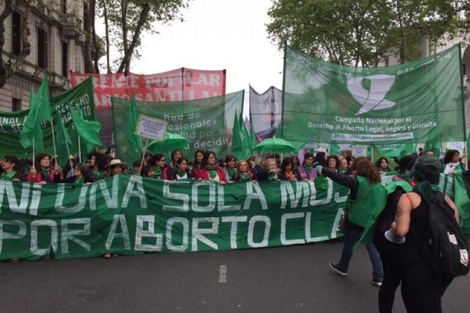 Revocan el fallo que rechazó una cautelar contra la ley de aborto 