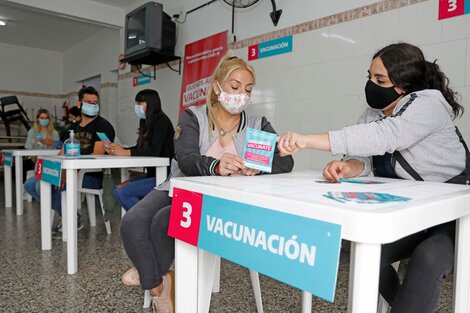 Fernando Espinoza: “Estamos preparando las escuelas para el operativo de vacunación más grande de la historia”