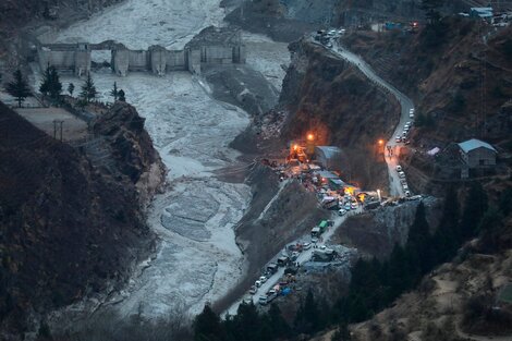 Ya son 50 los muertos en el Himalaya por la fractura del glaciar