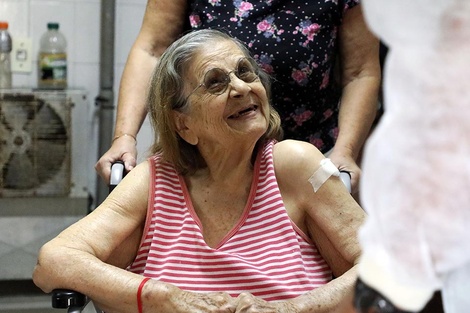 Las vacunas llegaron a los geriátricos y días a mayores de 80 años en general.  (Fuente: Prensa de Gobernación)