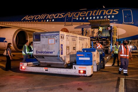 Las vacunas provenientes de China llegaron a Ezeiza hace dos días. 