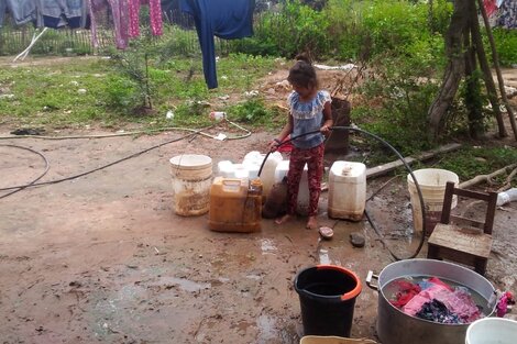 Los bidones de agrotóxicos siguen como recipientes de agua entre familias originarias