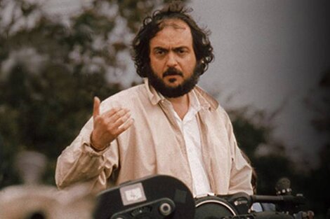 En 1999 muere en Inglaterra el director de cine estadounidense Stanley Kubrick. Tenía 70 años y falleció pocos meses antes del estreno de su última película, Ojos bien cerrados. 