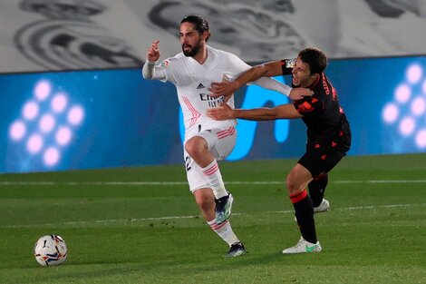 El Real Madrid empató sobre la hora y dejó escapar al Atlético