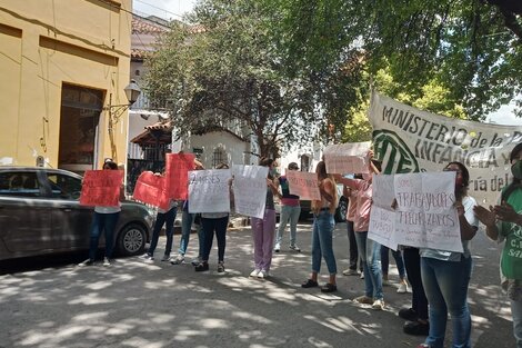 Trabajadores de Primera Infancia reclaman el pago atrasado de salarios 