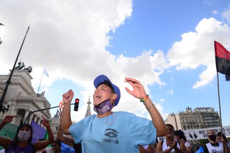 Comenzó la marcha por el #8M contra la violencia machista y por una Justicia feminista